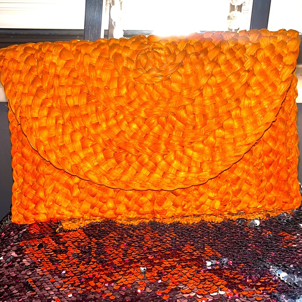 Straw Clutch